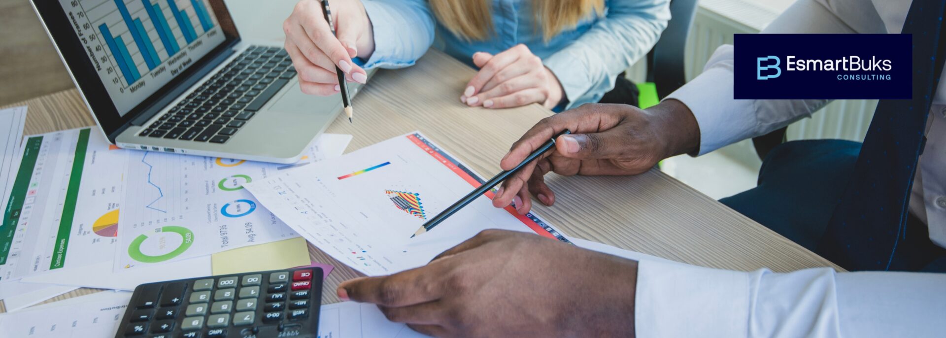 proyecto branding ESMARTBUKS .jpg