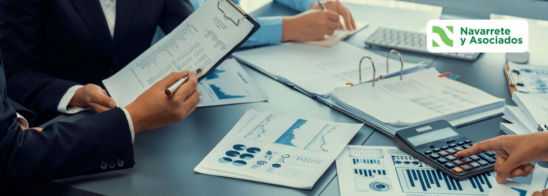proyecto branding NAVARRETE Y ASOCIADOS .jpg